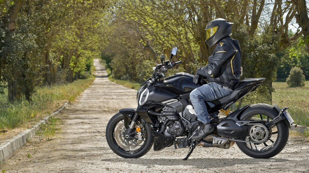 Prueba Ducati Diavel V4: Pacto con el Diablo 11 Ducati Diavel V4 15