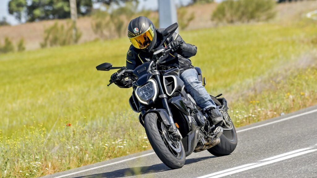Prueba Ducati Diavel V4: Pacto con el Diablo 24 Ducati Diavel V4 18