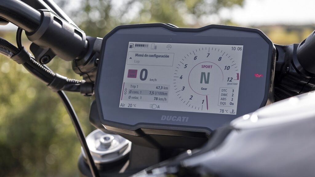 Prueba Ducati Diavel V4: Pacto con el Diablo 19 Ducati Diavel V4 6