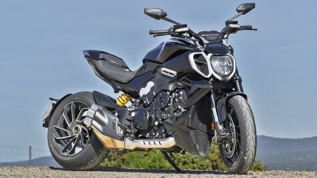 Ducati Diavel V4 8