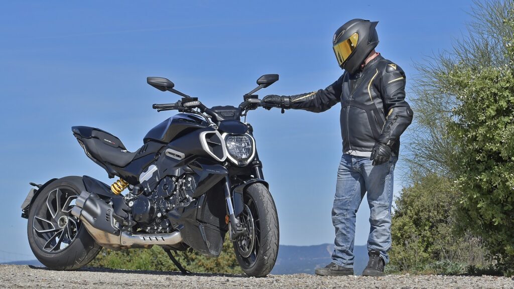 Prueba Ducati Diavel V4: Pacto con el Diablo 25 Ducati Diavel V4 9