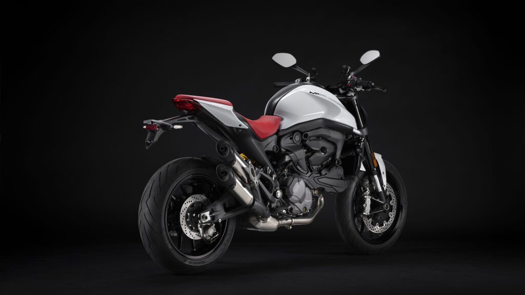 La Ducati Monster luce nueva decoración: el nuevo color blanco llegará en junio 12 ducati-monster-iceberg-white