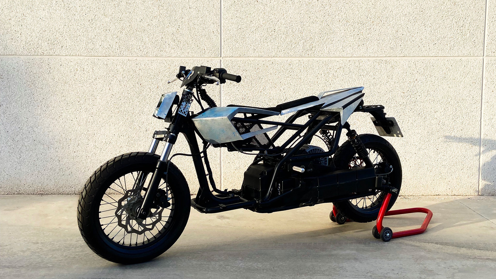 Ray 7.7 Bizarro Moto Concept: así es el scooter eléctrico más rápido del mundo