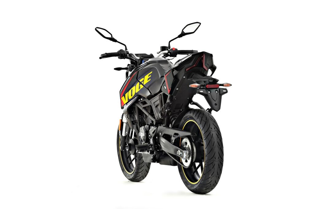 Prueba Voge 125R: Auténtica "R" a precio de moto “básica” 11 VOGE 125R estudio