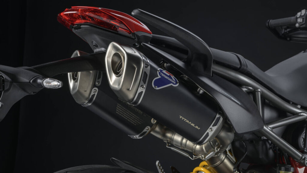 La Hypermotard 950 se potencia aún más con estos accesorios Ducati Performance 9 ducati-hypermotard-950-accesorios-1