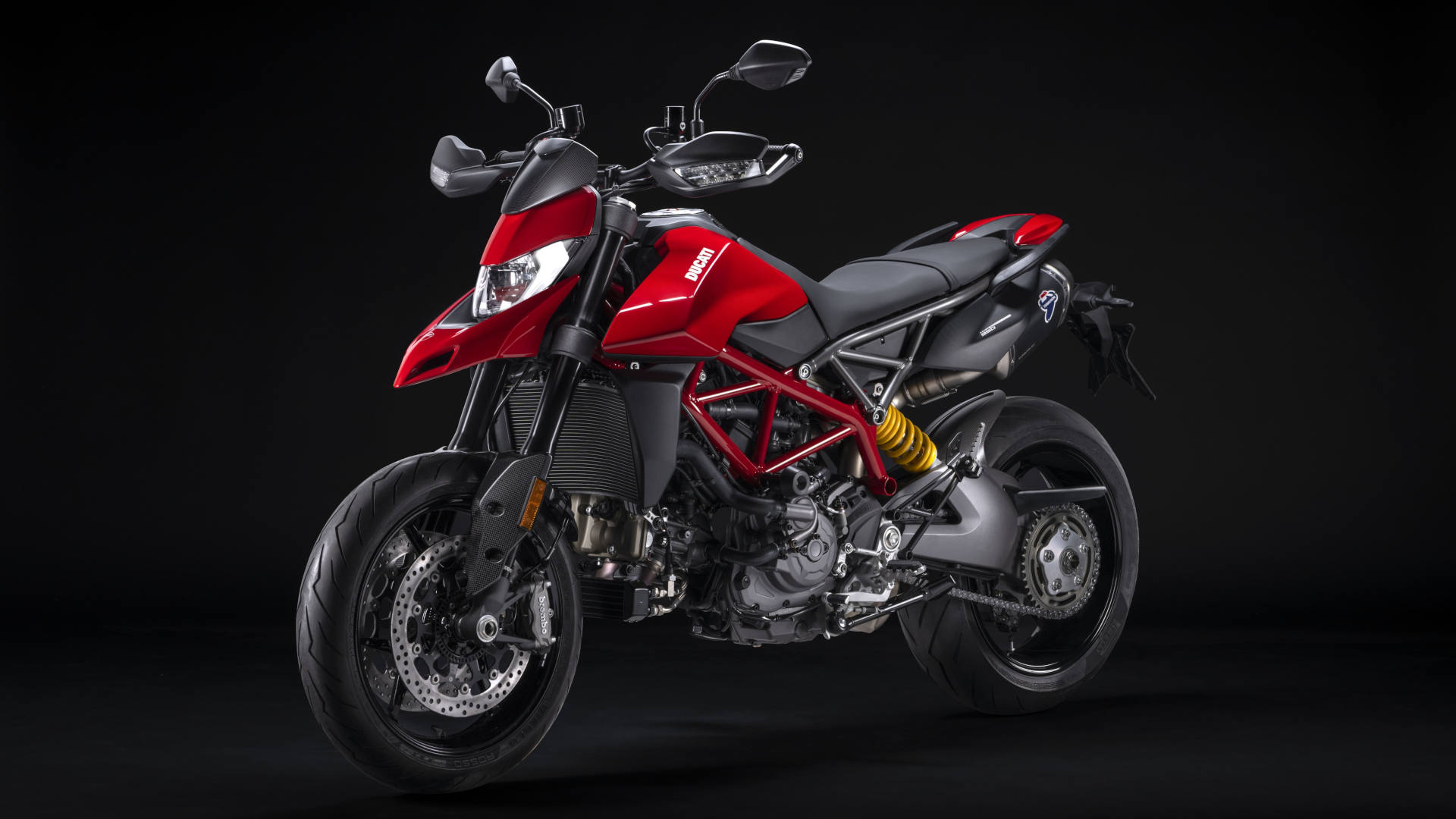 La Hypermotard 950 se potencia aún más con estos accesorios Ducati Performance