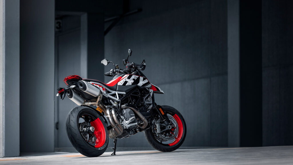 ducati-hypermotard-950-rve-2023-1