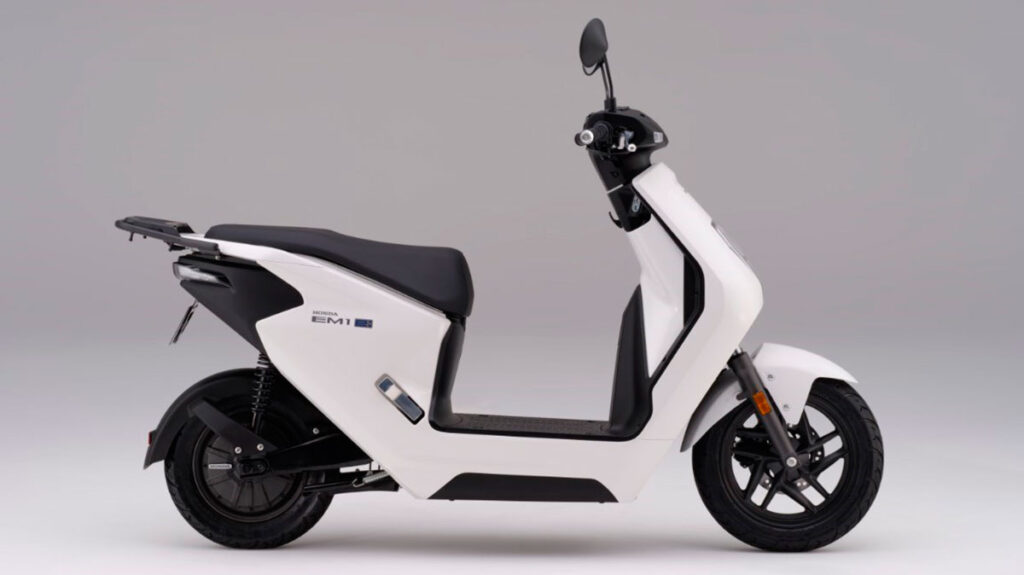 Honda EM1 e:, saluda al primer modelo eléctrico de la marca en Europa 11 honda em1 e 2023 1