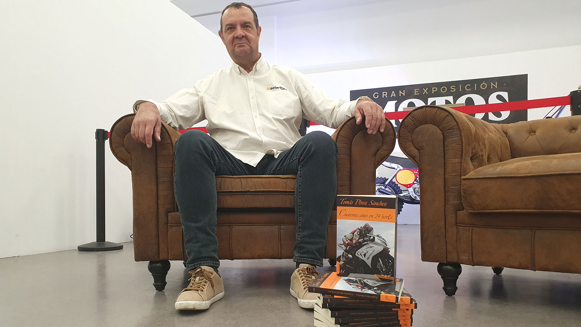 Presentada la novela «Cuarenta años en 24 horEs»