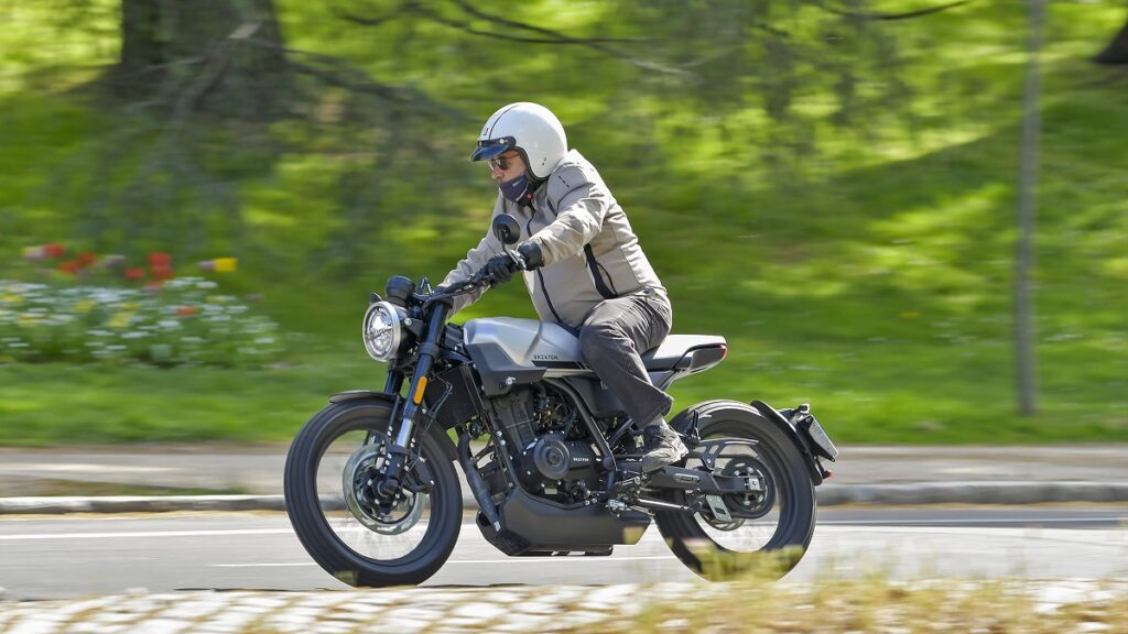 Prueba Brixton Crossfire 125: Una retro diferente 14 BRIXTON Crossfire 125 2023 8