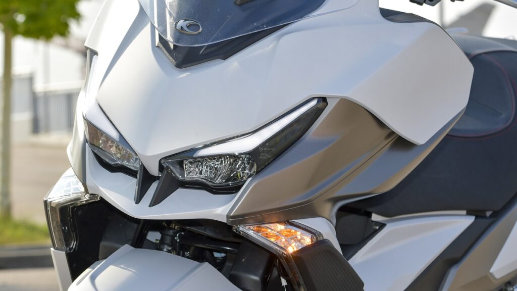 Prueba KYMCO Xciting 400 VS: Un paso más 11 KYMCO Xciting 400 VS 2023 detalles 4
