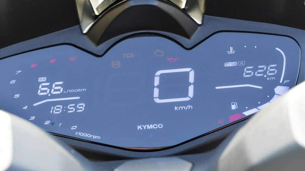 Prueba KYMCO Xciting 400 VS: Un paso más 12 KYMCO Xciting 400 VS 2023 detalles 7