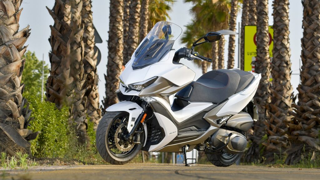 KYMCO Xciting 400 VS 2023 estaticas 2