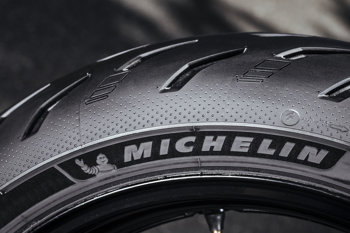 Confiar en Michelin tiene premio: 50 euros de regalo por la compra de neumáticos de moto