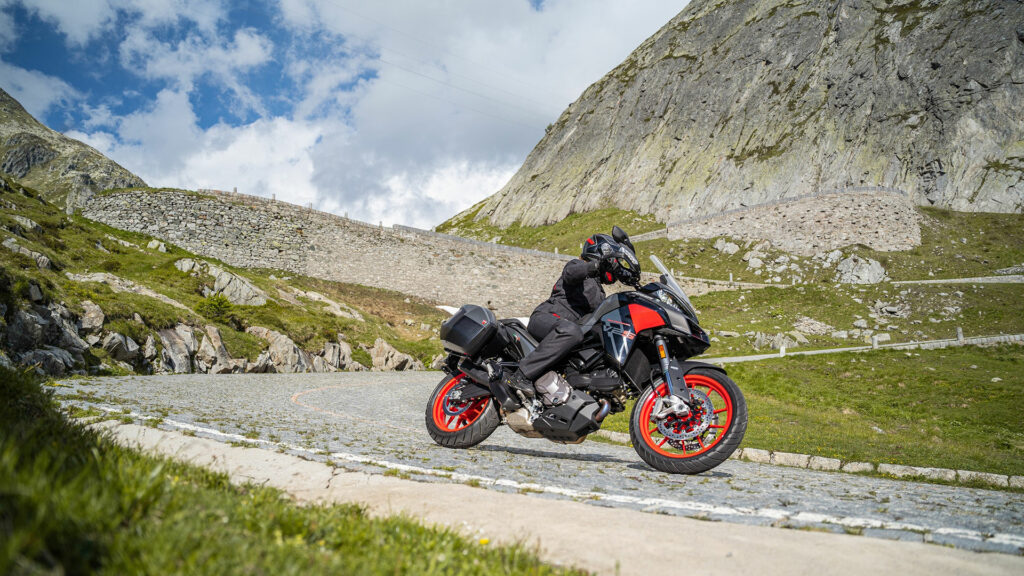 Ducati continúa imparable: registra las mejores cifras de ventas en la primera mitad del año de su historia 8 Ducati Multistrada V2 S