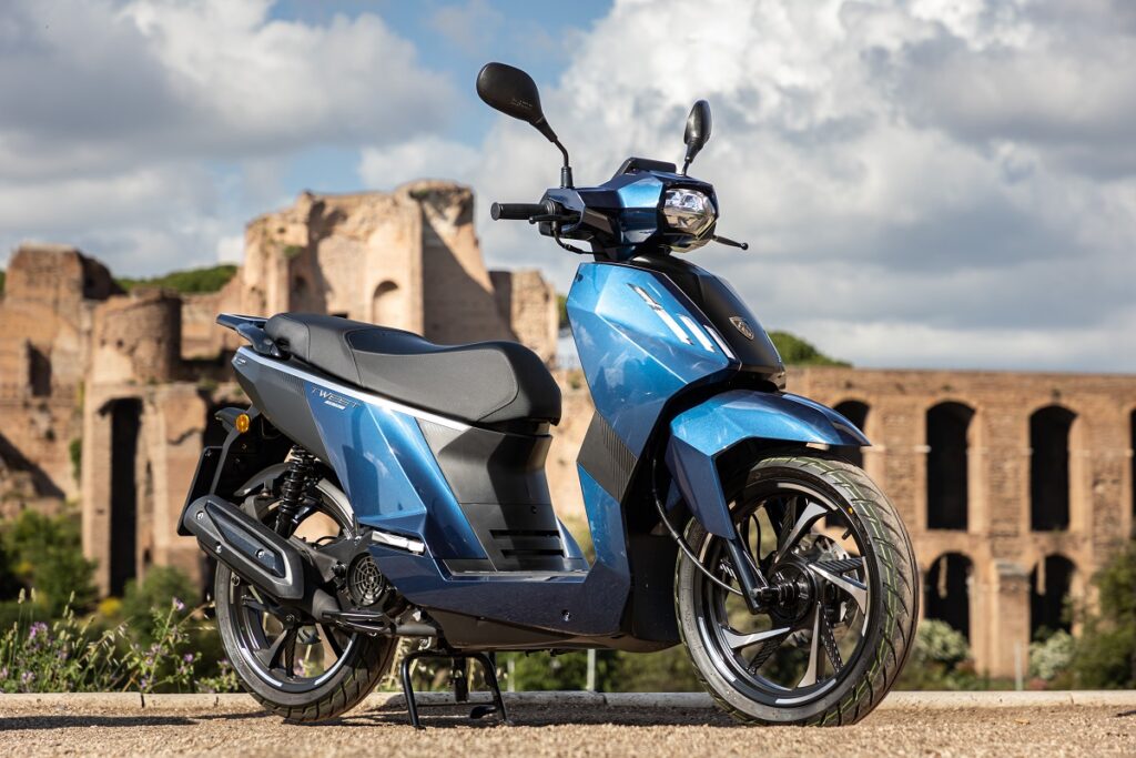 Prueba Peugeot Tweet 125: simplemente elegante 11 PEUGEOT Tweet 125 2023 estaticas 1