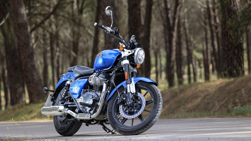 ROYAL ENFIELD Super Meteor 650 11