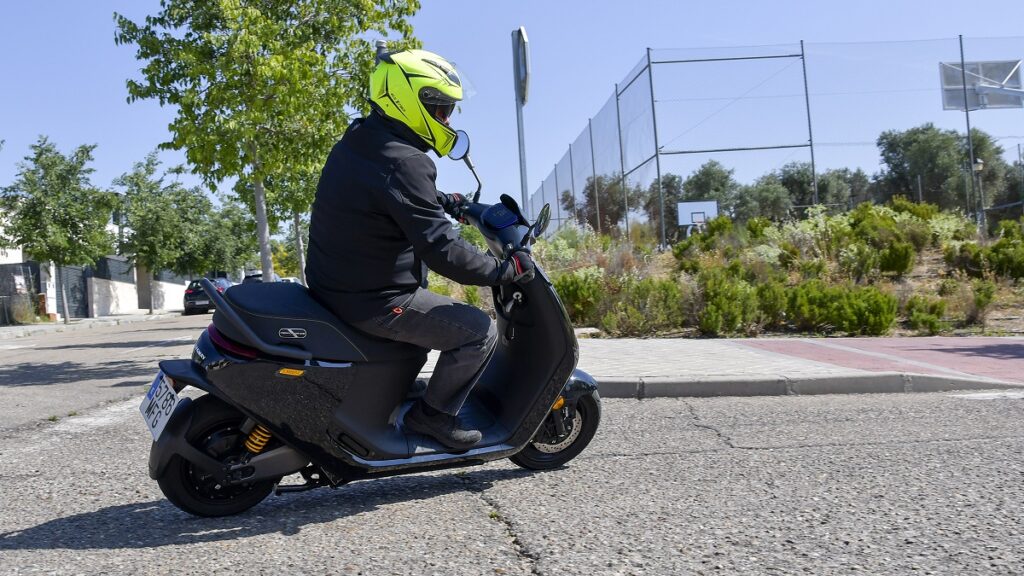 SEGWAY E300SE 2023 accion 6