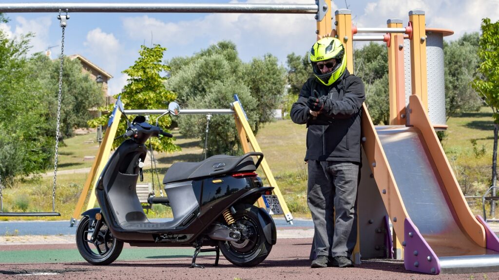 Scooter eléctrico: uso y aprovechamiento máximo de las capacidades del Segway E300SE como vehículo de movilidad urbana 10 Segway E300SE 2023