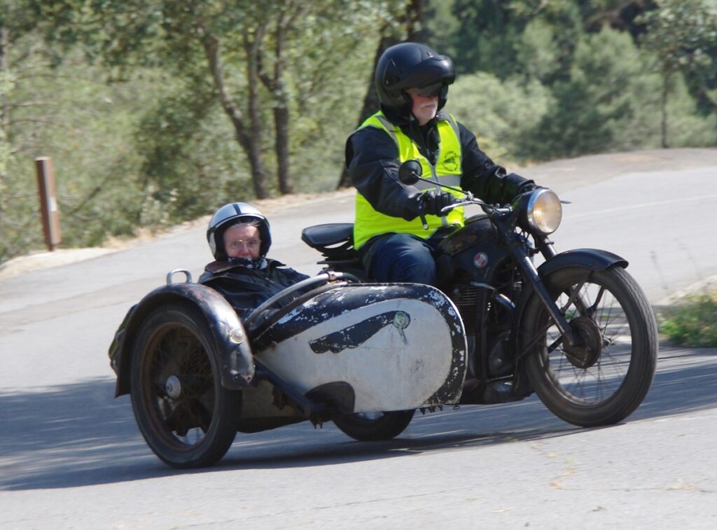 VIII Vuelta a España Veterans Moto Club-Royal Enfield 2023