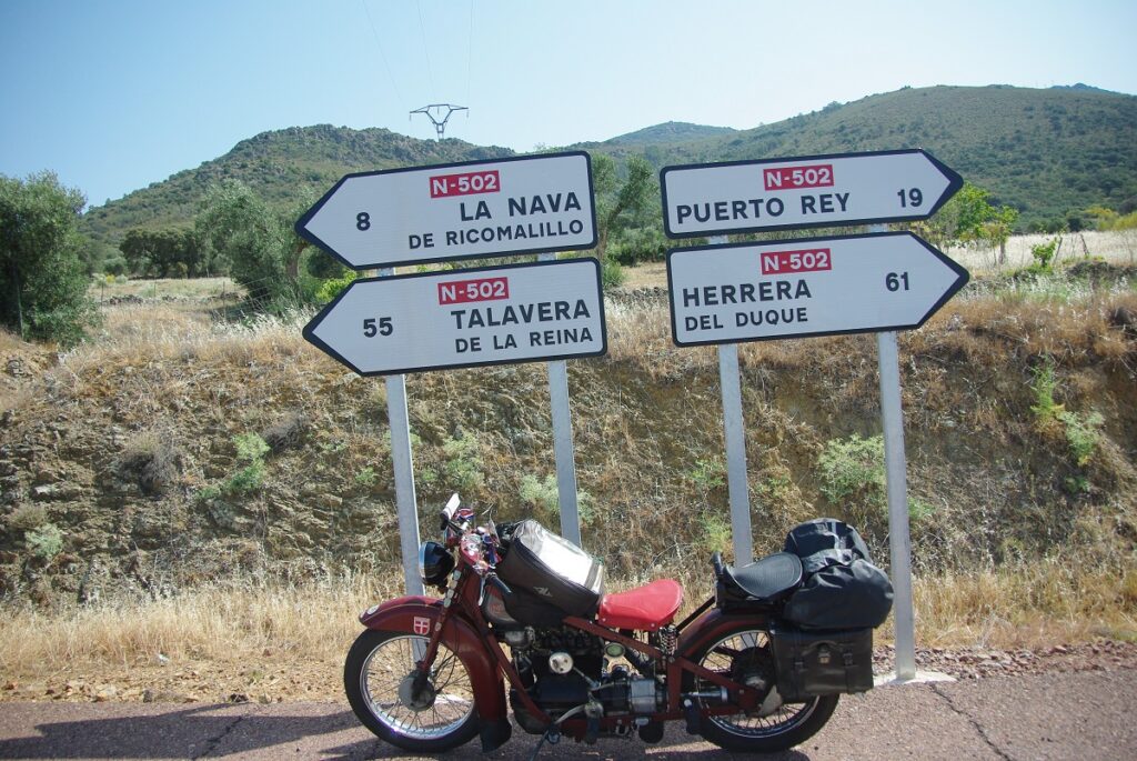 VIII Vuelta Espana Veterans Moto Club Royal Enfield 2023 2