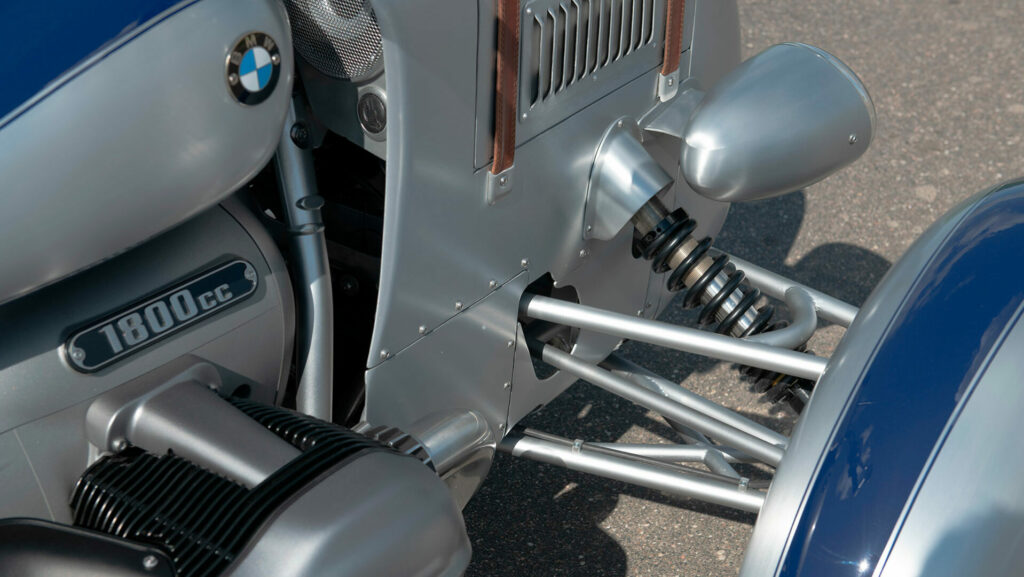 Esta BMW R 18 de tres ruedas es lo más loco que se ha hecho con la custom germana 11 bmw r 18 3 r 1