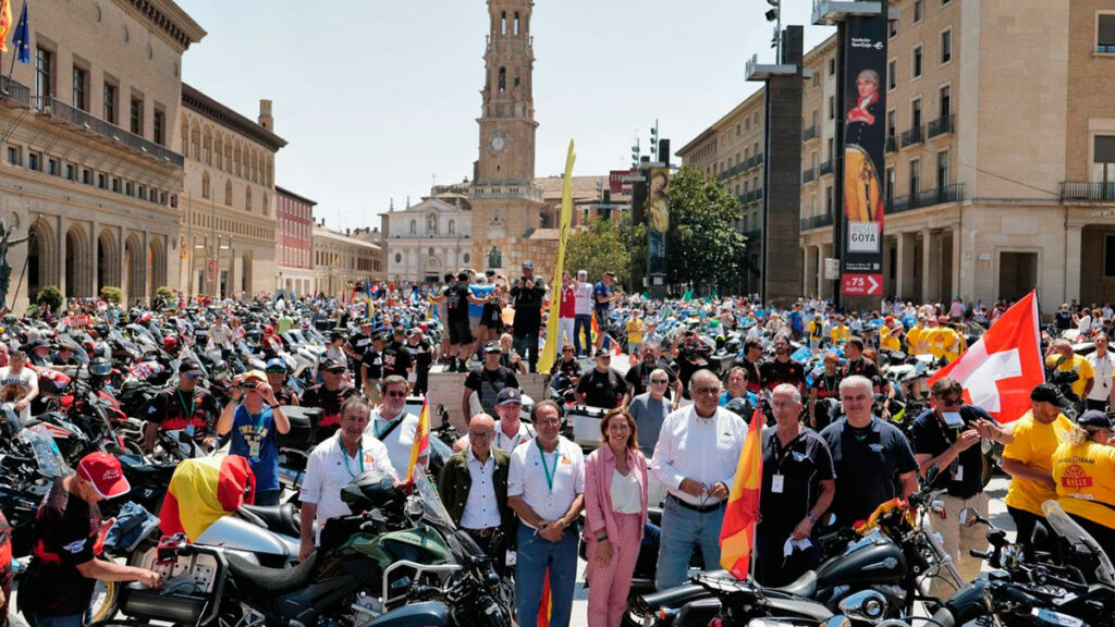 Cerca de mil motos del FIM Rally llenan las calles de Zaragoza 12 fim rally zaragoza3