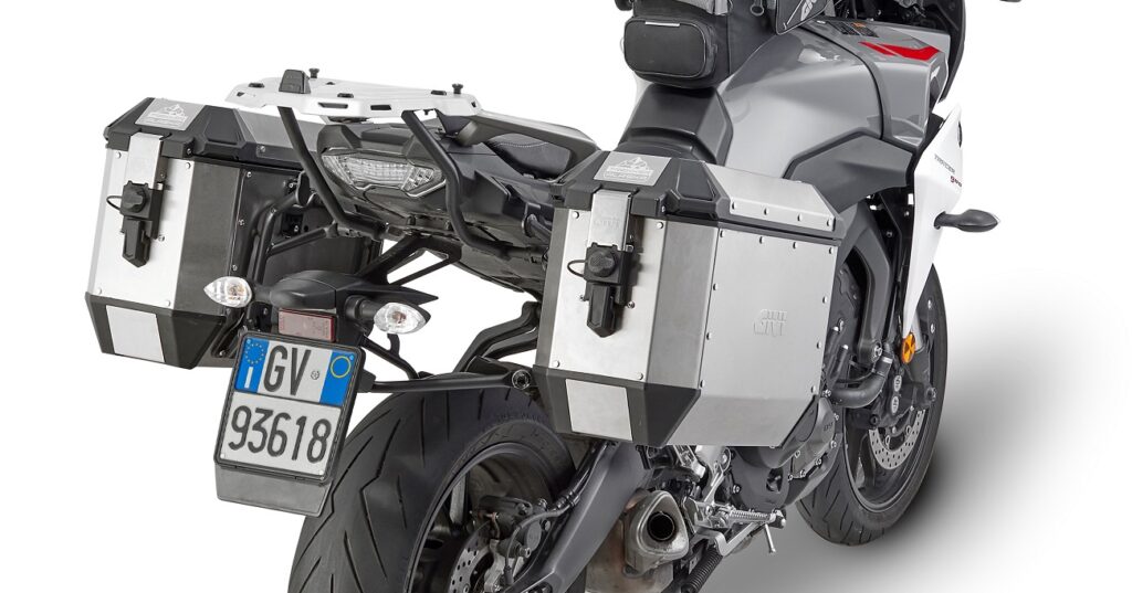 Equipamiento Givi: Mejora las capacidades de tu moto 10 givi Trekker Alaska
