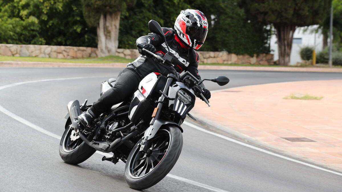 Peugeot PM-01: el león ruge de nuevo en el mercado de motos convencionales