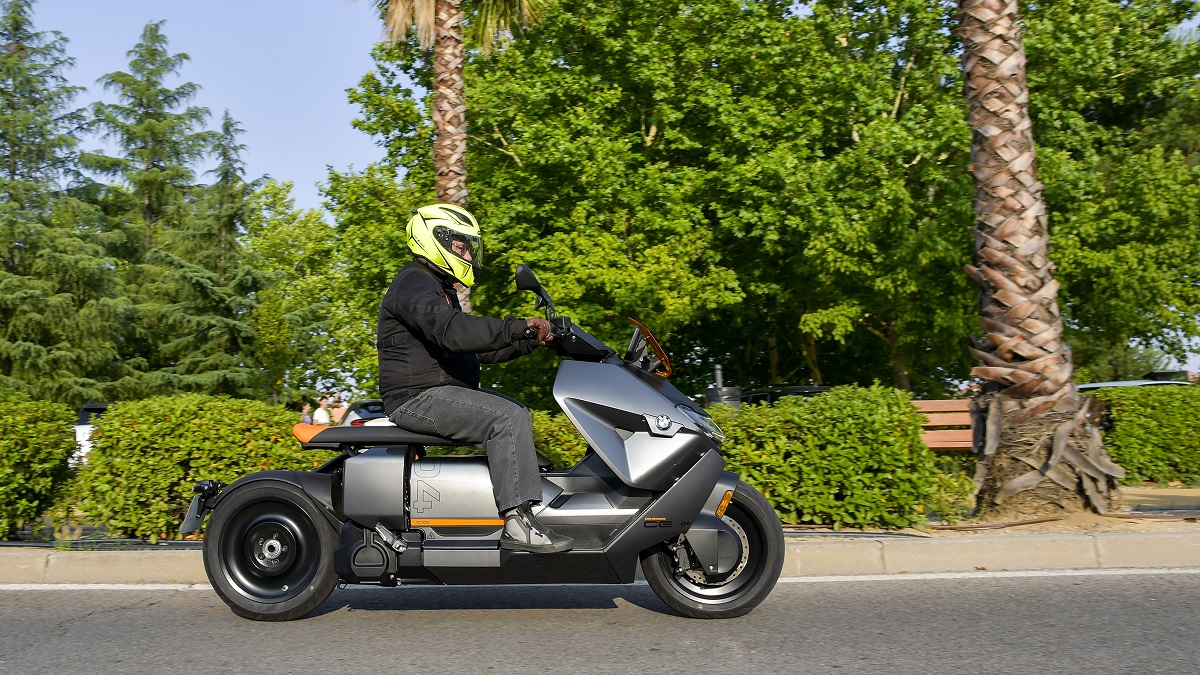 Prueba BMW CE 04: Un scooter eléctrico con 100 años de experiencia