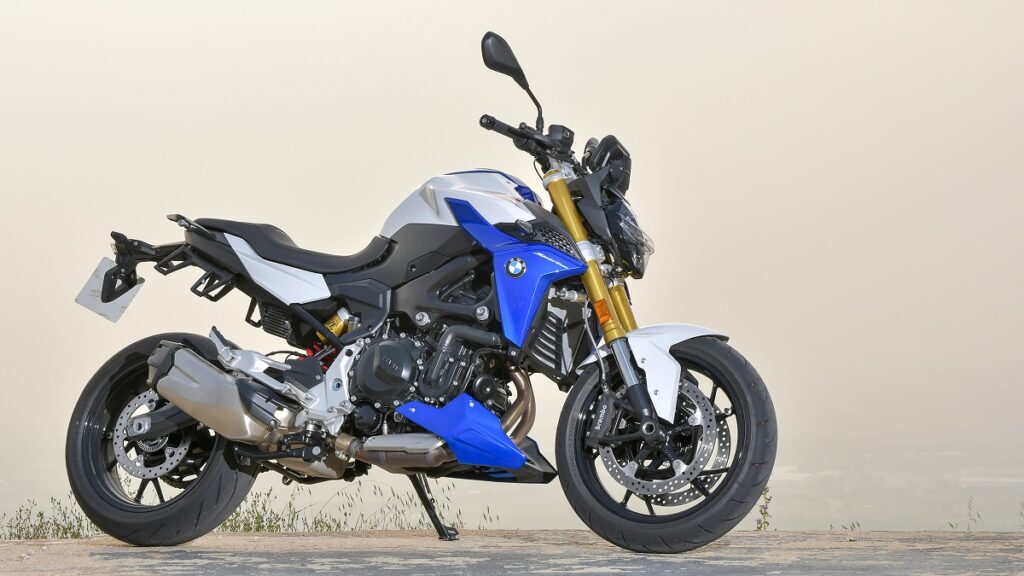 BMW F 900 R 2023, prueba