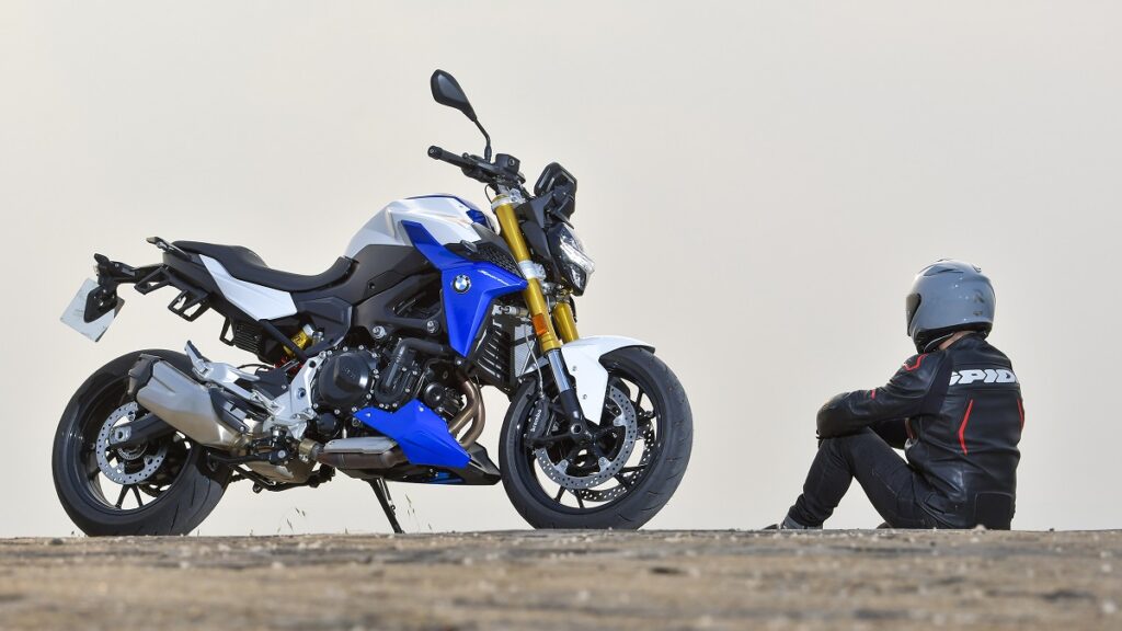 BMW F 900 R 2023, prueba