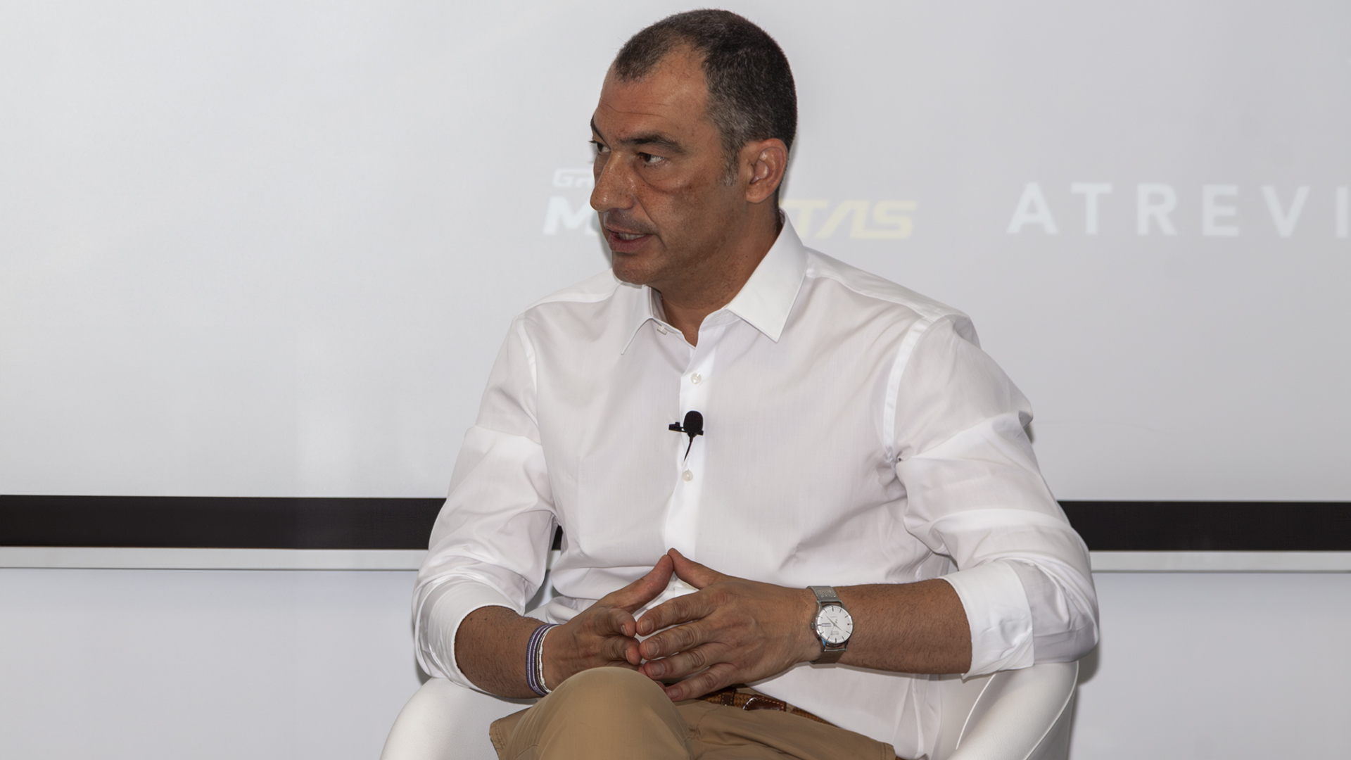 Diálogos MOBILITAS: "los políticos se olvidan de la moto al establecer las restricciones al tráfico de las ZBE" 18 Dialogos-Mobilitas_Jose-maria-riano-portada
