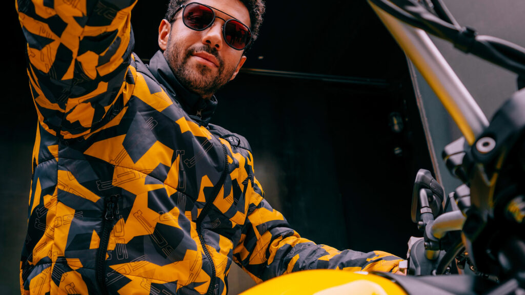 Luce con orgullo tu pasión por Scrambler Ducati: llega a las tiendas la colección de ropa 10 MY23_DUCATI_SCRAMBLER_APPAREL