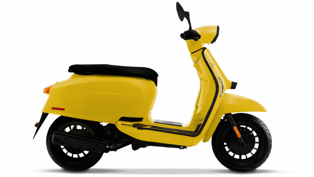 Con este modelo de Lambretta irás a la playa derrochando estilo 11 NDP_LAMBRETTA_PLAYA_VSPECIAL50_(9)
