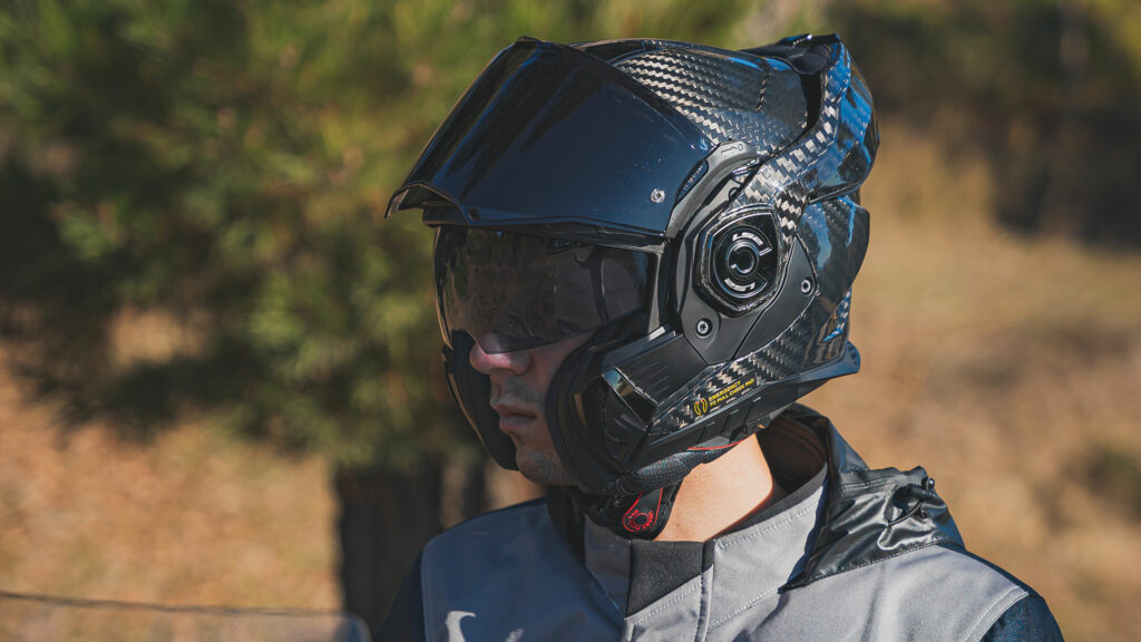 Este verano cabeza fria con los nuevos cascos LS2