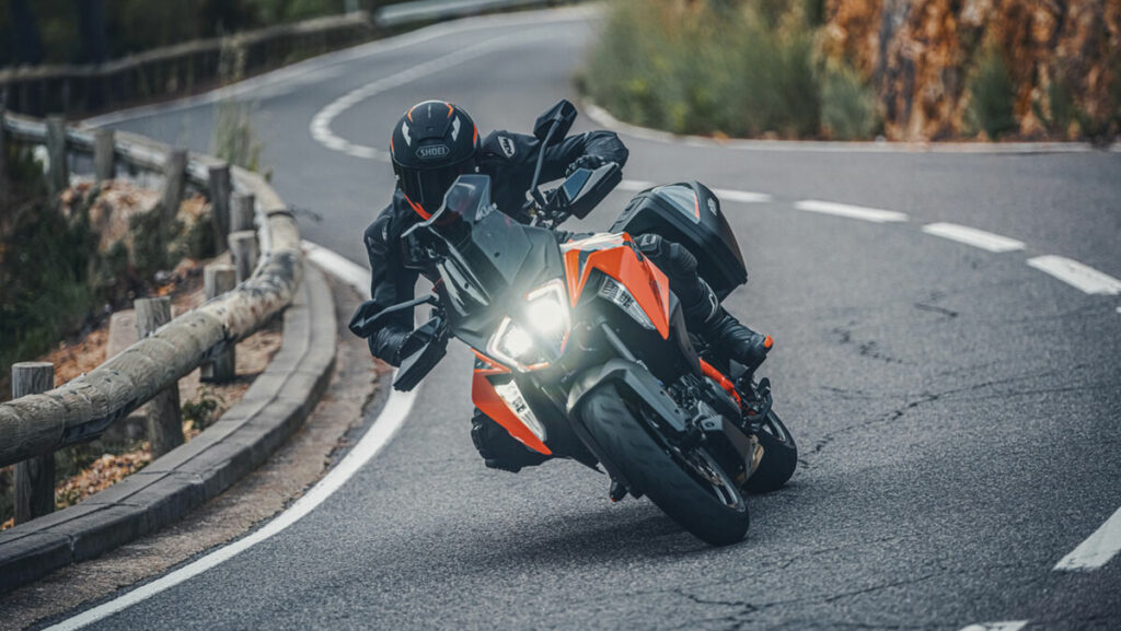 La esperada Reunión KTM regresa con la posibilidad de probar su gama de carretera 12 REUNIÓN-KTM-(1)