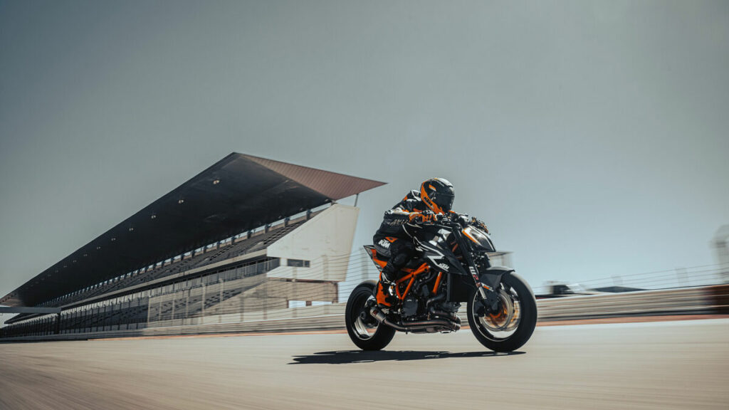 La esperada Reunión KTM regresa con la posibilidad de probar su gama de carretera 13 REUNION KTM 3