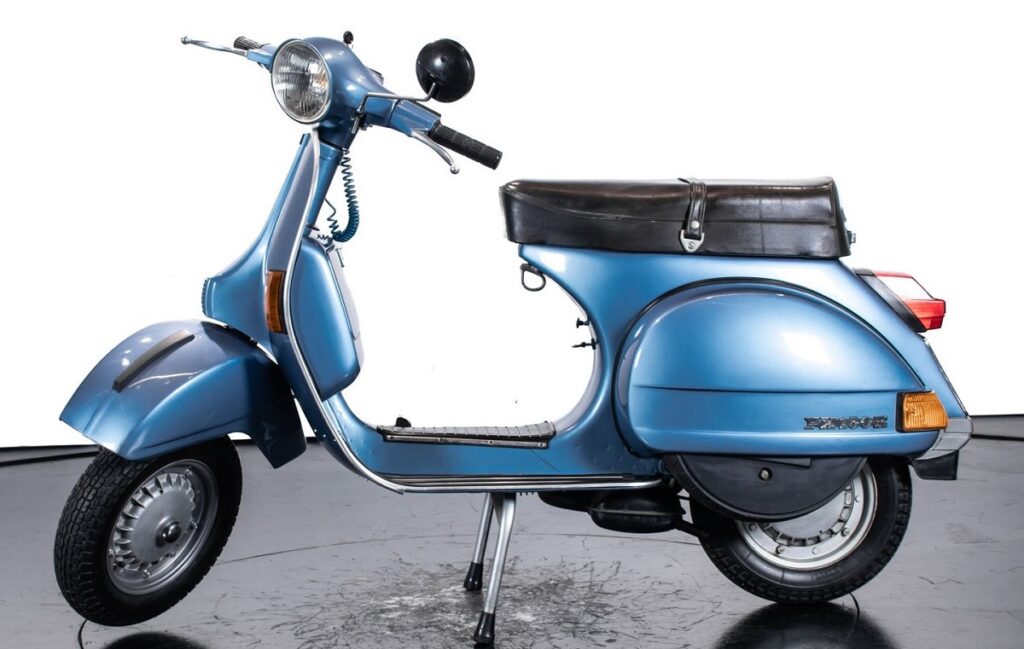 Señas de identidad (III): Vespa, el scooter eterno e invencible desde 1946 12 Vespa PX 150 E 1983