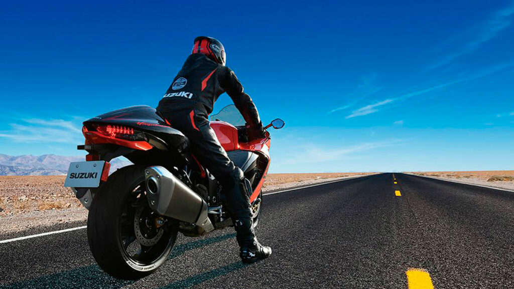 La Suzuki Hayabusa edición especial 25 Aniversario se agota... ¡en menos de 24 horas! 12 hayabusa action09