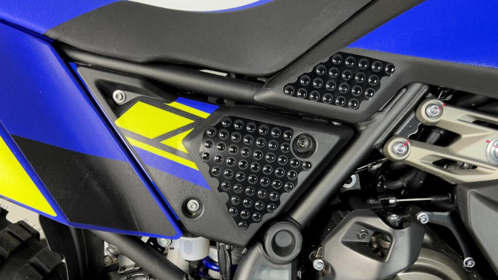 Así luce la Yamaha Ténéré 700 con los nuevos kits de Uniracing 9 kit uniracing yamaha tenere 2023 1
