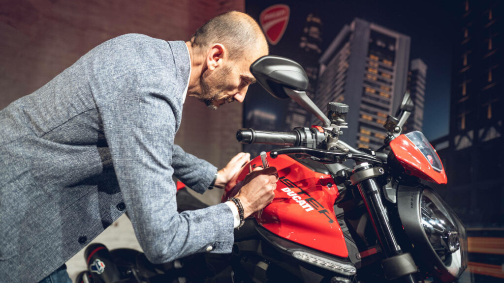 Volkswagen presenta su nuevo proyecto de distribución de Ducati para España y Portugal 12 presentacion_ducati_2