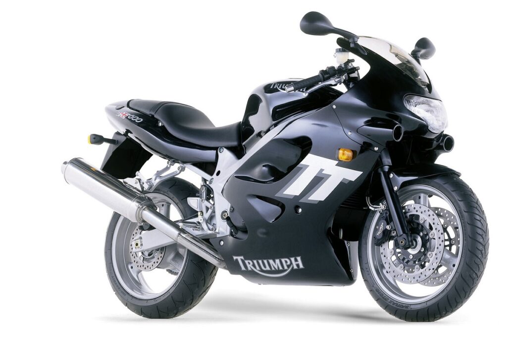Motos olvidadas (I): los modelos de carretera que has dejado de ver por la calle hace tiempo 16 triumph tt 600 estudio