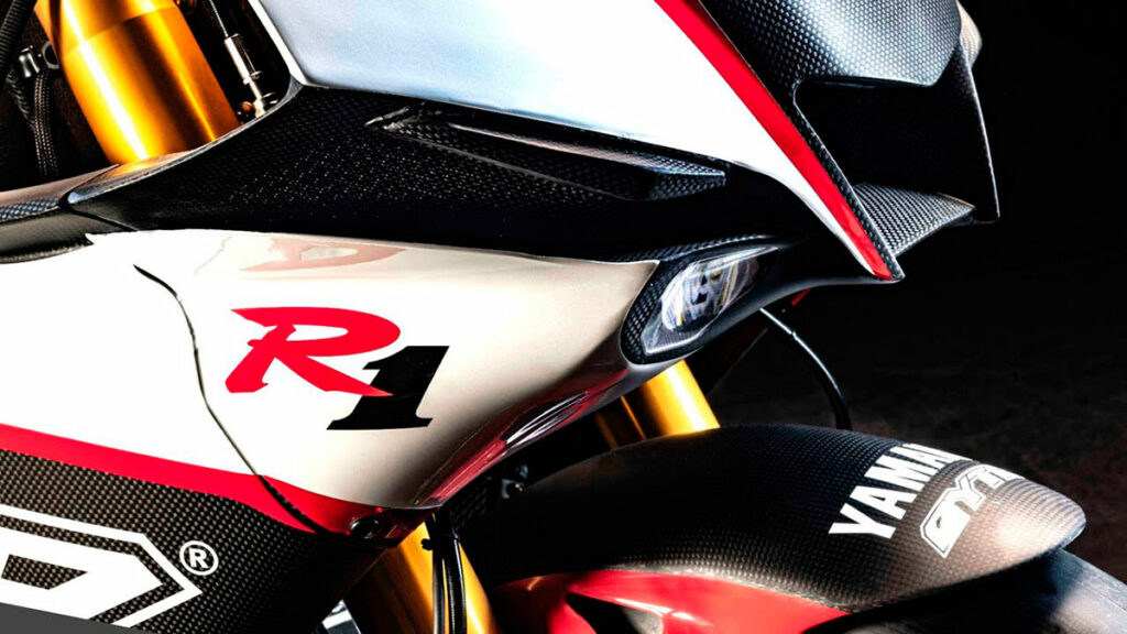 Esta Yamaha R1 25 Aniversario es la versión más radical de la superbike nipona que verás jamás 11 yamaha r1 25 aniversario 3