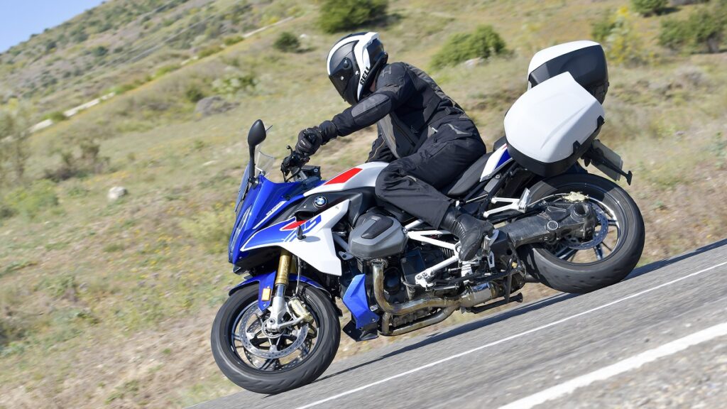Prueba BMW R 1250 RS: la sport-turismo de toda la vida que perdura en el tiempo, vista con los ojos de hoy 16 BMW R 1250 RS 2023