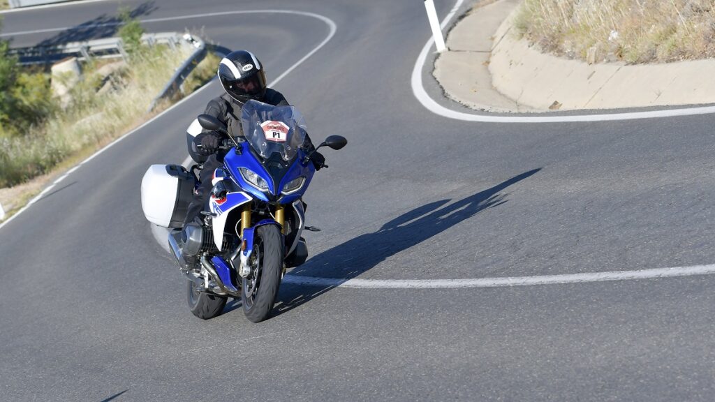 Prueba BMW R 1250 RS: la sport-turismo de toda la vida que perdura en el tiempo, vista con los ojos de hoy 19 BMW R 1250 RS 2023