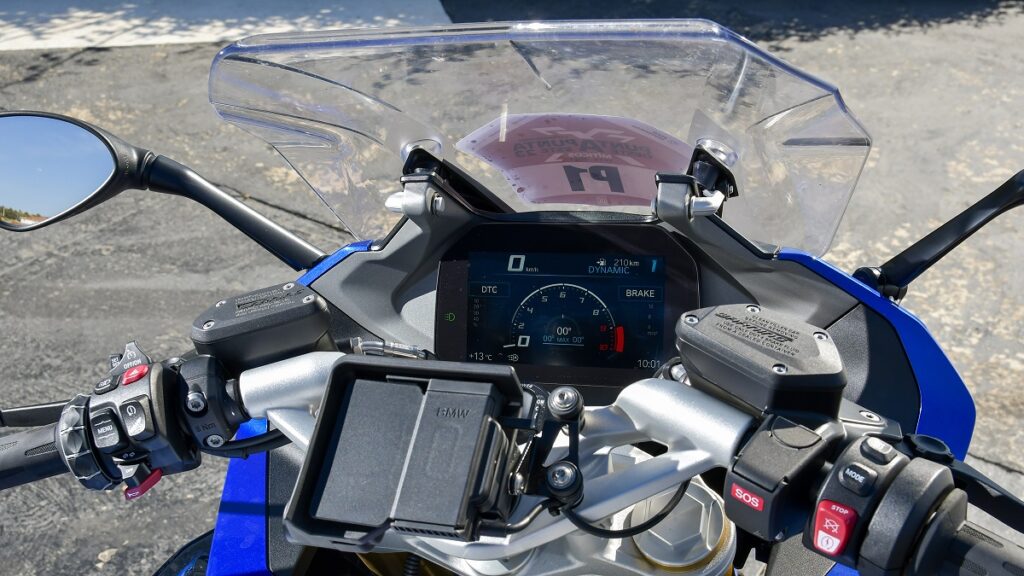 Prueba BMW R 1250 RS: la sport-turismo de toda la vida que perdura en el tiempo, vista con los ojos de hoy 14 BMW R 1250 RS 2023
