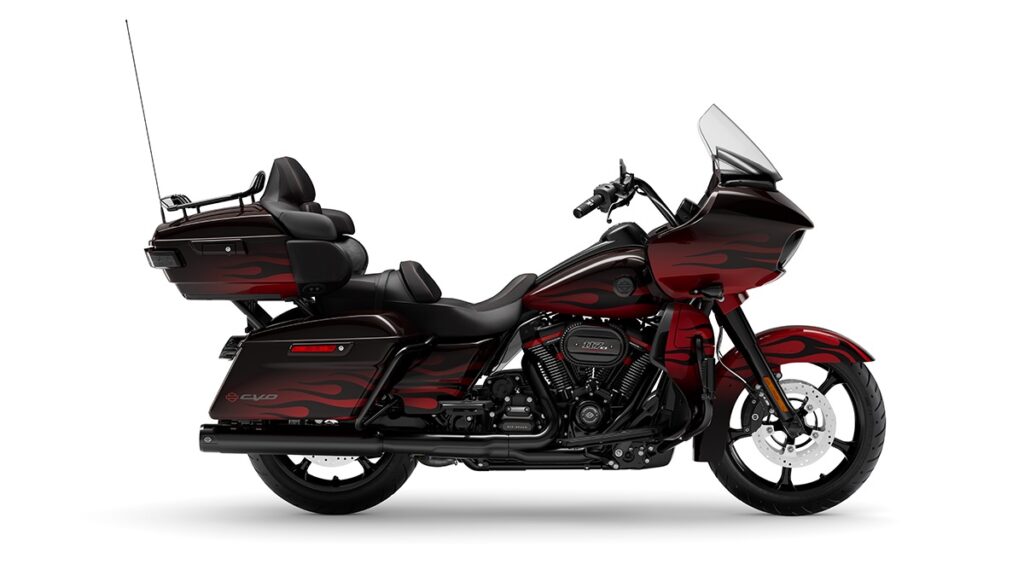 Las 10 motos más pesadas del mercado: conduciendo con más de 400 kilos sobre dos ruedas 13 Harley Davidson CVO Road Glide Limited 1
