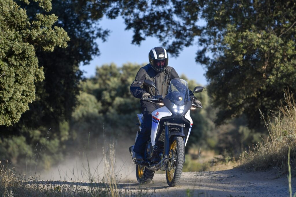 ¿Cuál es el kilometraje medio de una moto en España? 9 Honda XL750 Transalp 2023