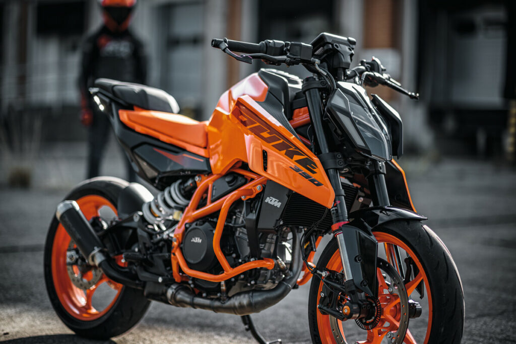 Gama KTM Duke monocilíndricas 390 y 125, previo 2024